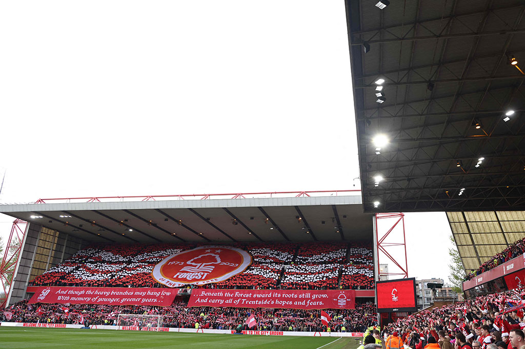 Nottingham Forest disanksi pengurangan empat poin setelah dinyatakan bersalah melanggar aturan finansial yang diterapkan Liga Premier Inggris (EPL) pada Selasa, 19 Maret 2024.