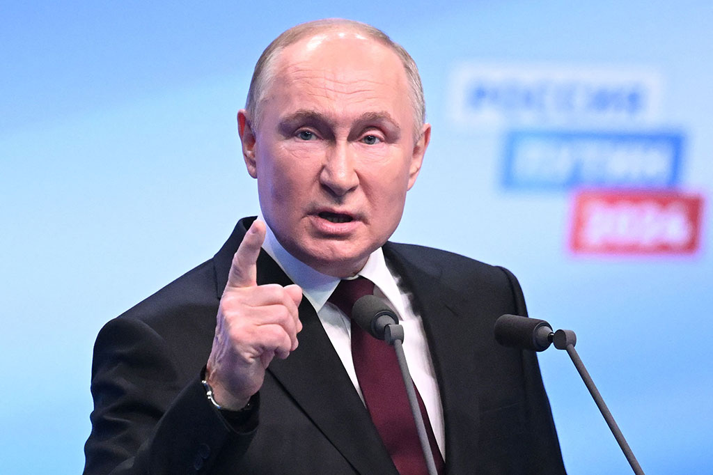 Berbicara di markas pemilihan di Moskow, Putin berterima kasih kepada masyarakat karena menaruh kepercayaan kepadanya ketika ia menyatakan kemenangan setelah tiga hari pemungutan suara hingga Minggu, 17 Maret.