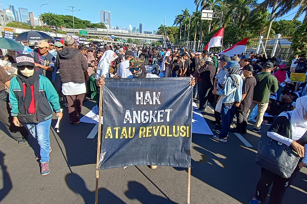 Selain itu, menanggapi DPR tidak kunjung mengajukan hak angket, Said Didu menilai bahwa selama 10 tahun DPR sudah menjadi anak buah dari Jokowi, dan berharap DPR sadar mereka merupakan anak buah rakyat.