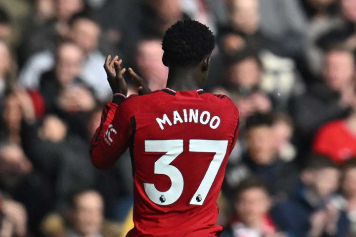Pemain muda Manchester United Kobbie Mainoo mendapat panggilan untuk memperkuat timnas Inggris untuk pertama kalinya, untuk agenda pertandingan persahabatan mendatang melawan Brasil dan Belgia.