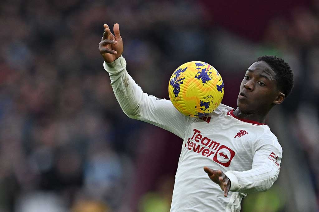 Pemain yang berposisi di lini tengah United itu telah tampil sebanyak 20 kali untuk Setan Merah pada musim ini. Tidak heran saat ia mendapat promosi ke timnas senior Inggris saat menyiapkan kekuatan untuk Piala Eropa 2024.