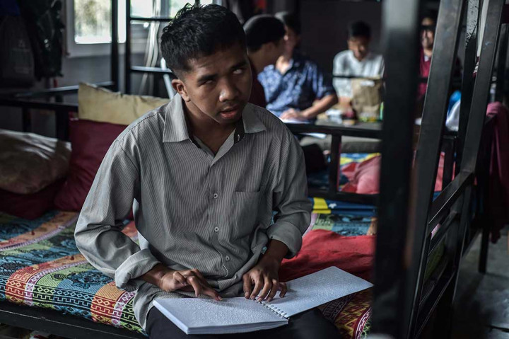 Pesantren ini juga memiliki dua kelas berbeda, satu kelas Takhasus dengan 90% pembelajaran berupa hafalan Alquran. Kedua, kelas Mubalighin, santri mendapat pembelajaran umum lebih banyak namun tetap berdasarkan Alquran.