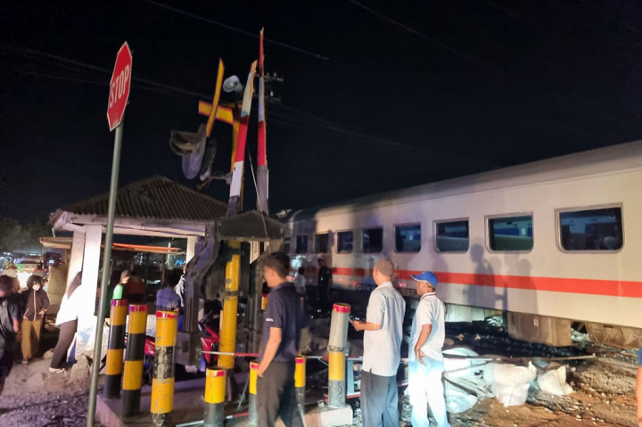 Akibat kejadian tersebut, Edward mengatakan masinis Zulfikar dan asisten Masinis Sanjaya mengalami luka-luka yang dirawat di rumah sakit Sultan Sulaiman, Sei Rampah. 