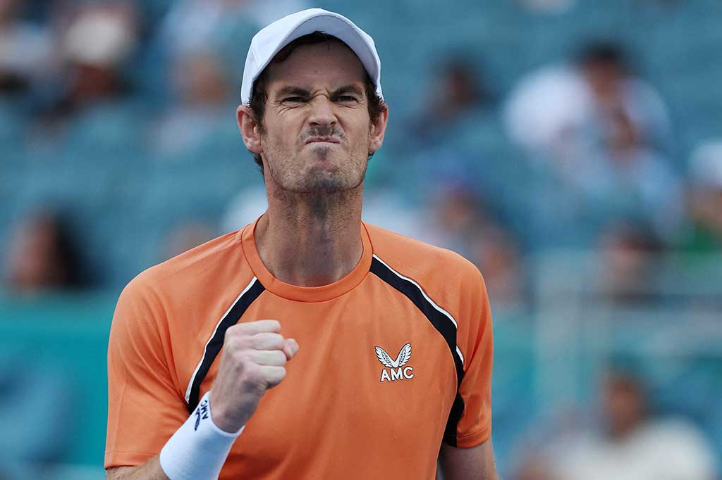 Juara dua kali Miami Open, Andy Murray bangkit untuk kemudian meraih kemenangan 4-6, 6-3, 6-4 atas petenis Italia Matteo Berrettini di babak pembuka, Rabu, 20 Maret 2024 waktu setempat.