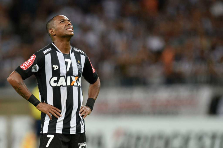 Robinho, yang saat ini berumur 40 tahun, dijatuhi hukuman penjara selama sembilan tahun oleh pengadilan di Italia pada 2017 karena menjadi salah satu pelaku aksi pemerkosaan bersama-sama terhadap seorang perempuan Albania saat merayakan ulang tahun yang ke-23 di sebuah kelab malam di Milan, Italia pada 2013.