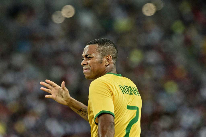 Para hakim di Pengadilan Tinggi Brasil memberikan suara 9-2 untuk mengesahkan hukuman terhadap Robinho yang pernah membela timnas Brasil tersebut. Pengacara Robinho, Jos Eduardo Alckmin mengatakan bahwa kliennya belum dipenjara karena akan mengajukan banding.
