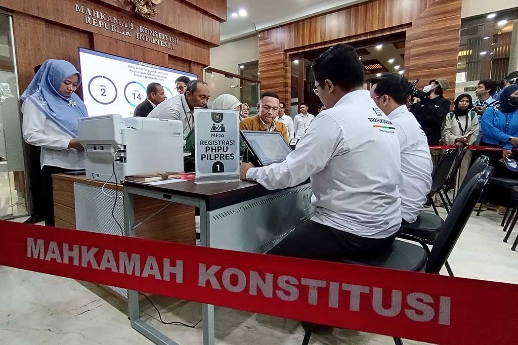 Tim hukum AMIN juga telah menyiapkan saksi dan ahli yang telah diverifikasi untuk hadir dan menjelaskan di persidangan. 