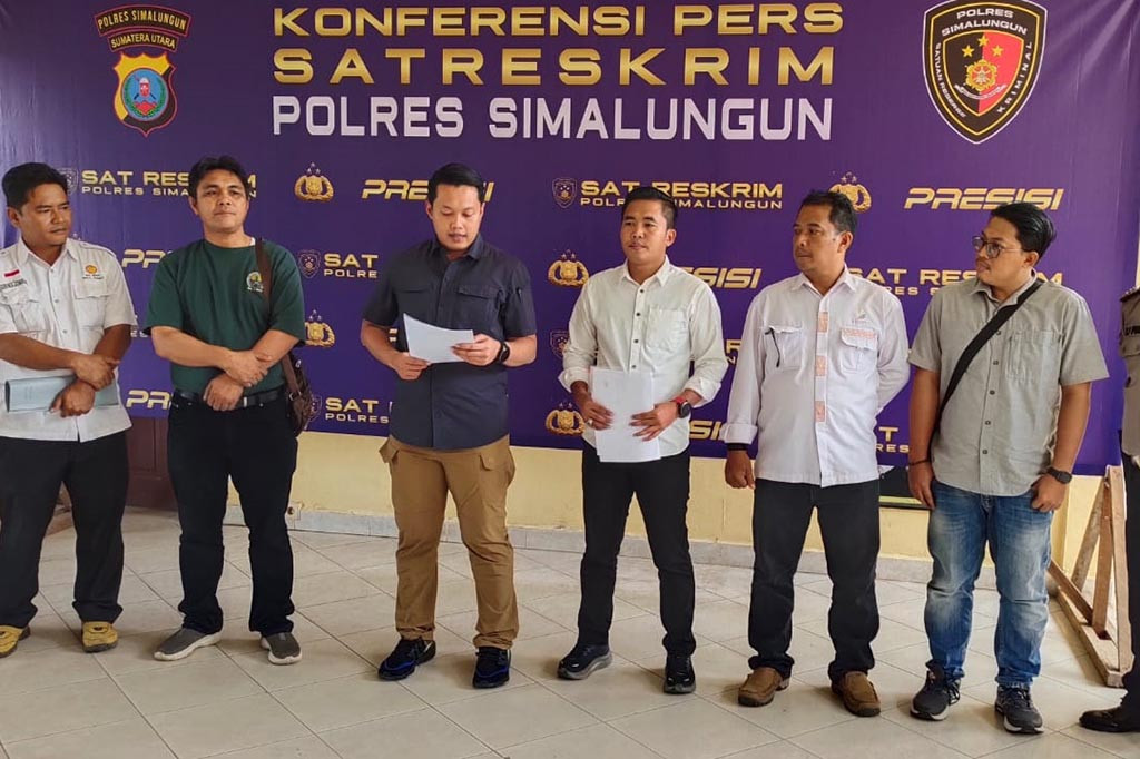 Kepala Satuan Reserse Kriminal Polres Simalungun, AKP Ghulam Yanuar Lutfi memaparkan dari serangkaian pemeriksaan intensif yang dilakukan terhadap sopir truk dan pengelolaan lahan Perhutani Hak Pengusahaan Hutan (PHAT), meliputi pengecekan titik koordinat areal penebangan kayu dan pemeriksaan keabsahan dokumen pengangkutan kayu bersama pihak KPH Wil II Pematang Siantar dan BPHL Wil II Medan menunjukkan menunjukkan bahwa aktivitas penebangan dan pengangkutan kayu tersebut telah mematuhi regulasi yang berlaku.