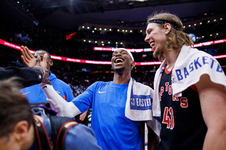 Oklahoma City Thunder tetap menempati posisi puncak di klasemen Wilayah Barat usai mengalahkan Toronto Raptors dengan skor akhir 123-103 dalam laga di Scotiabank Arena Toronto, Kanada, Sabtu, 23 Maret 2024 WIB.