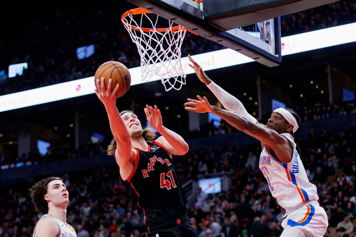 Bintang Thunder Shai Gilgeous-Alexander mencetak 23 poin dalam satu-satunya gim tandang di musim reguler ke kampung halamannya di Kanada. Sementara Chet Holmgren menyumbang 18 poin dan 10 rebound.