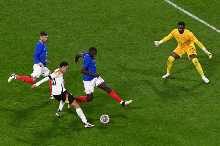 Jerman hampir kembali mengancam gawang Prancis pada menit ke-5. Namun, tembakan Jamal Musiala dari sudut sempit masih melenceng tipis dari gawang.
