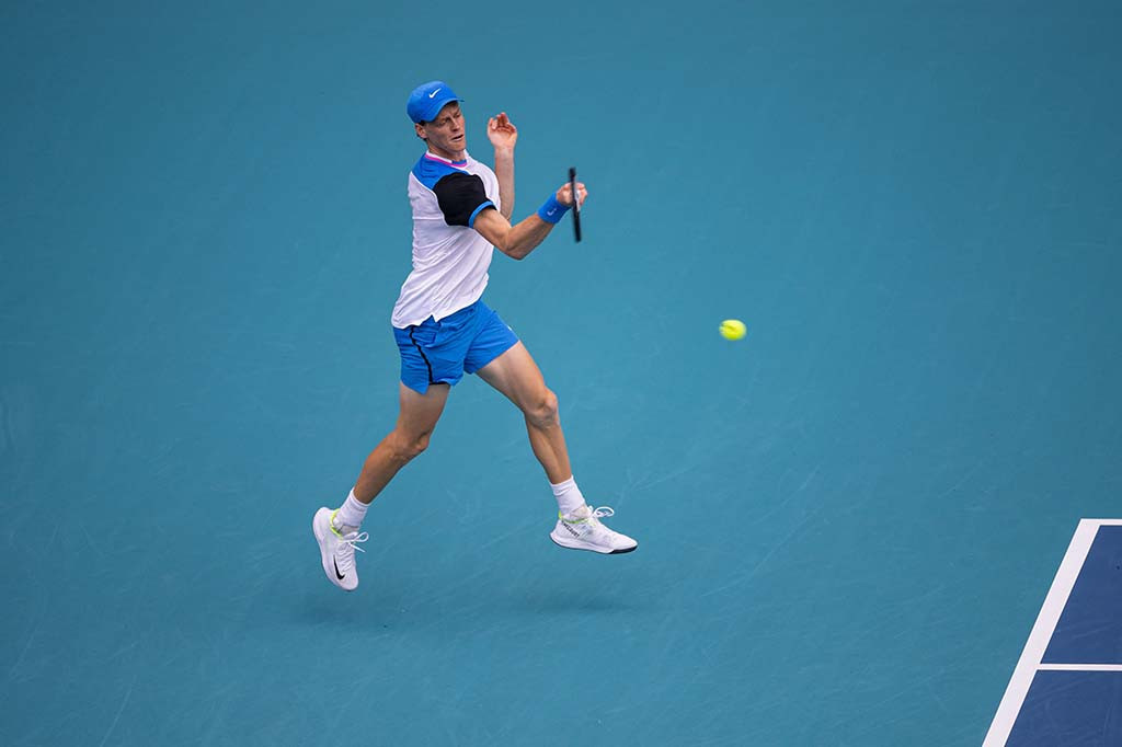 Unggulan kedua itu memastikan penantiannya tidak sia-sia ketika ia mengalahkan Andrea Vavassori 6-3, 6-4.