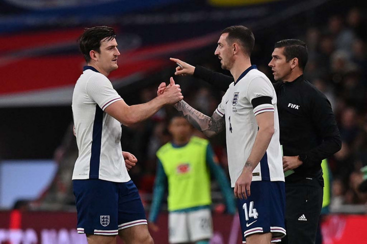 Maguire akan diperiksa lebih lanjut pada Senin (waktu setempat) untuk mengetahui seberapa parah cederanya. Pelatih Inggris, Gareth Southgate mengambil keputusan awal mencoret Maguire dari skuat agar tidak memperparah cedera sang pemain.
