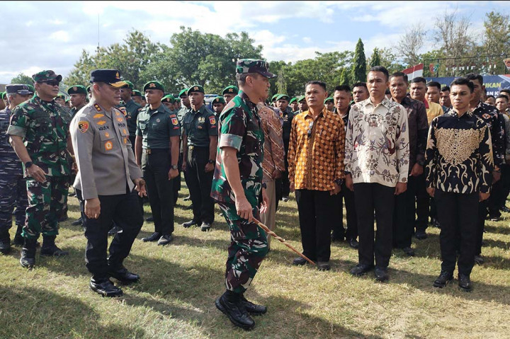 Ia memastikan seluruh persiapan menjelang kedatangan Presiden Jokowi sudah dikoordinasikan dari pusat hingga ke daerah-daerah yang menjadi tujuan presiden dalam kunjungan kerjanya di Sulteng.
