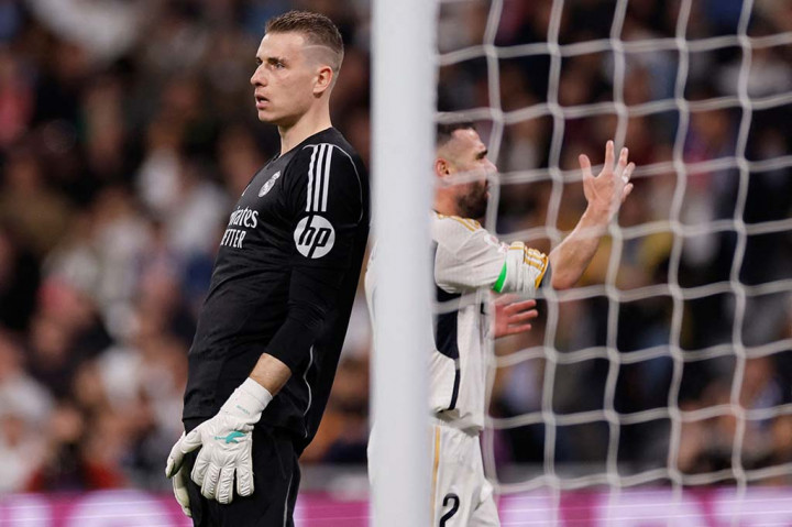 Real Madrid dikabarkan sedang menyiapkan proposal perpanjangan kontrak untuk kiper Andriy Lunin. Itu mereka lakukan karena Lunin yang berusia 25 tahun mampu membuktikan kredibilitasnya dengan baik pada musim ini.