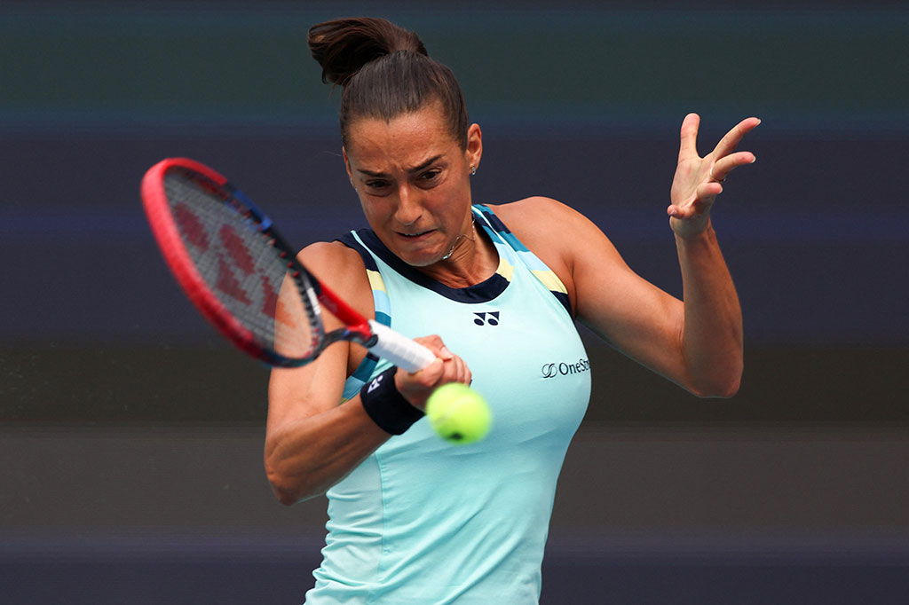 Menyingkirkan petenis asal Florida selatan, Gauff, setelah bermain selama satu jam 43 menit, menempatkan petenis Prancis itu ke perempat final pertamanya di musim 2024.