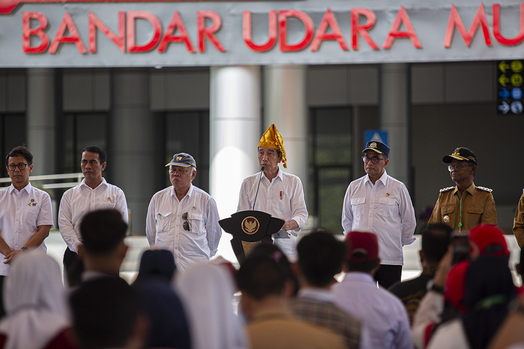 Presiden Joko Widodo kembali melakukan kunjungan kerja ke Palu, Sulawesi Tengah, Selasa, 26 Maret 2024. Di kota itu, ia meresmikan Bandar Udara Mutiara Sis Aljufri yang telah selesai menjalani rehabilitasi dan rekonstruksi pascabencana alam 2018.