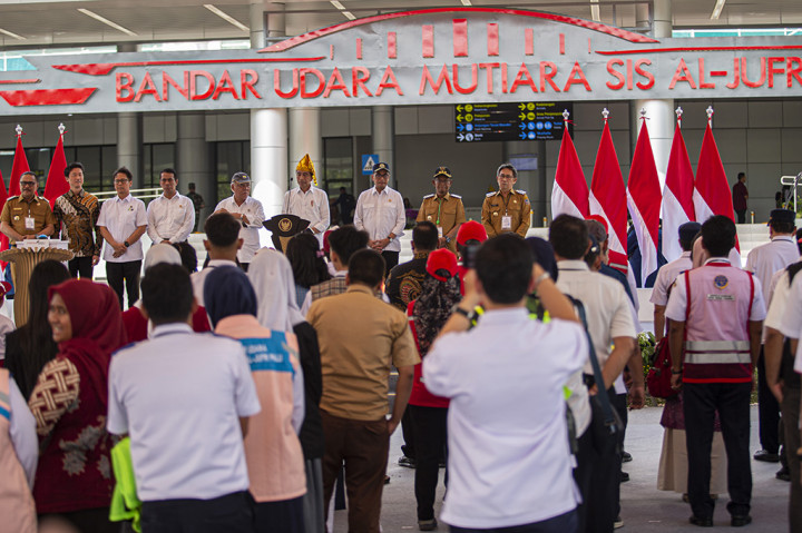 Akibat kerusakan tersebut, rehabilitasi dan rekonstruksi dilakukan.