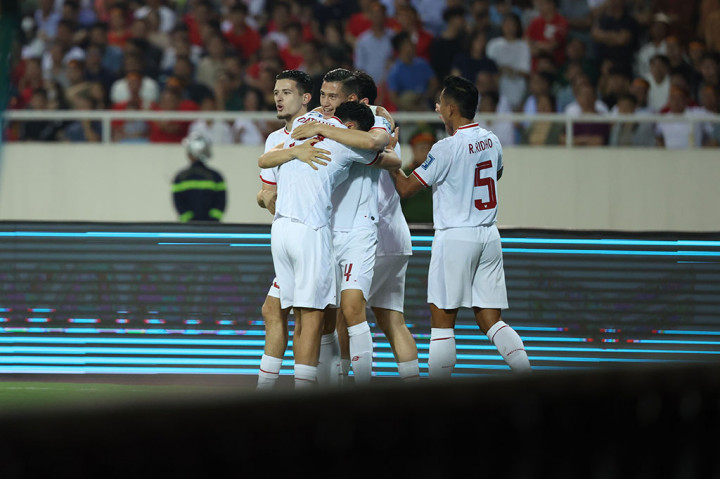Tiga gol pemain timnas Indonesia, Jay Idzes, Ragnar Oratmangoen, dan Ramadhan Sananta membawa Garuda berpesta atas Vietnam dalam lanjutan laga kualifikasi Piala Dunia 2026 zona Asia putaran kedua Grup F di Stadion My Dinh, Hanoi, Selasa, 26 Maret 2024 malam.