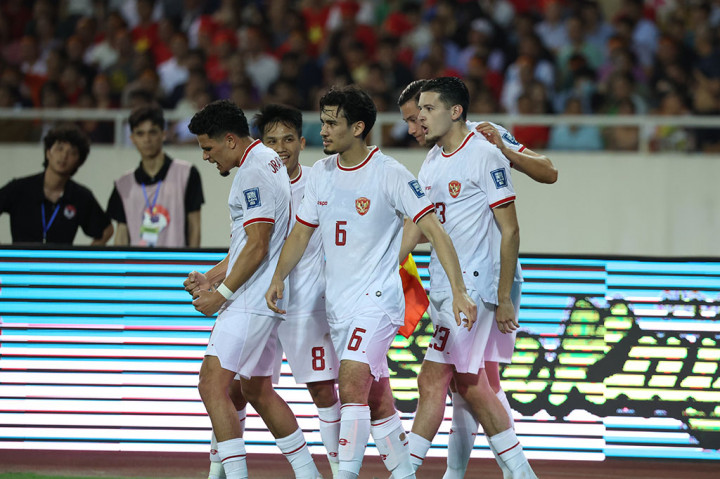 Sementara untuk Ragnar Oratmangoen, akselerasinya pada menit ke-22 dengan melewati empat pemain Vietnam membuahkan gol kedua bagi Indonesia setelah memperdaya kiper Nguyen Filip dari sudut sempit.