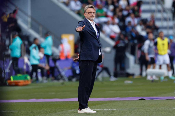 Phillipe Troussier tercatat mulai melatih Timnas Vietnam pada Maret 2023 menggantikan Park Hang-seo yang tidak melanjutkan kontraknya bersama The Golden Star. Pelatih asal Prancis itu tercatat telah melalui 14 pertandingan bersama Vietnam dan mencatatkan empat kemenangan dan menelan 10 kekalahan.