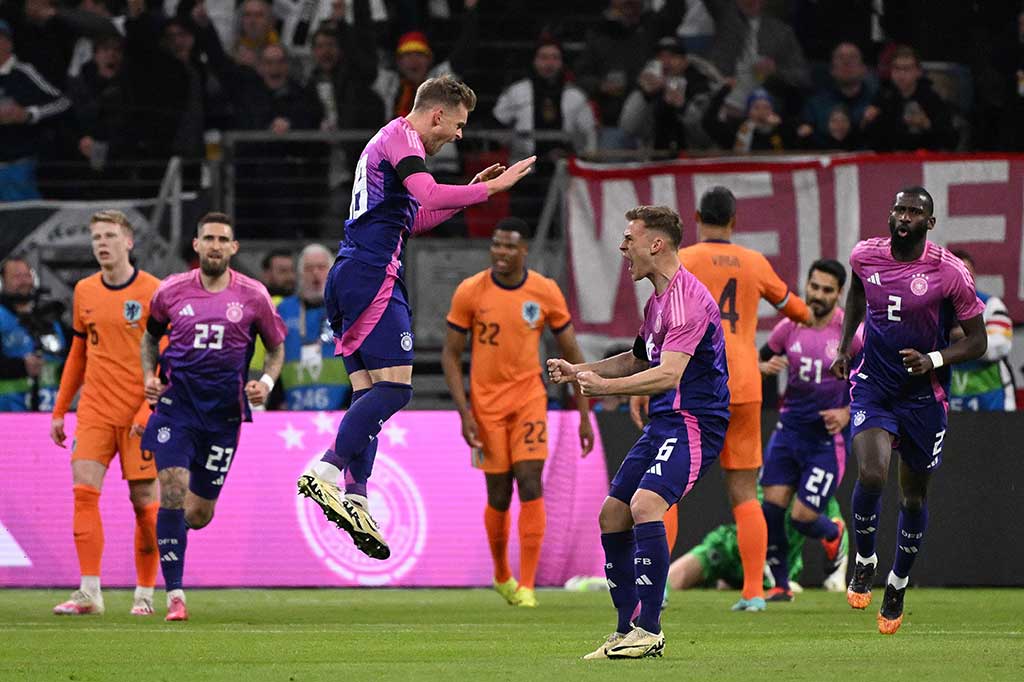 Empat menit kemudian, Jerman menyamakan kedudukan menjadi 1-1 gol melalui tendangan jarak jauh Maxmilian Mittelstadt yang gagal dihentikan kiper Bart Verbruggen.