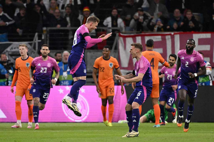 Empat menit kemudian, Jerman menyamakan kedudukan menjadi 1-1 gol melalui tendangan jarak jauh Maxmilian Mittelstadt yang gagal dihentikan kiper Bart Verbruggen.