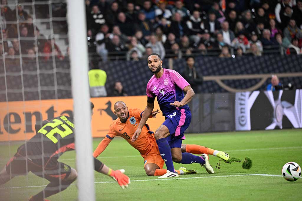 Belanda nyaris menciptakan gol kedua. Umpan silang Daley Blind ke tiang jauh disundul Matthijs de Ligt, bola mengarah kepada Donyell Malen. Namun, sapuan di depan gawang Jerman membuat Malen gagal menjangkau bola.