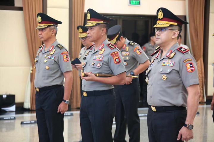 Dari 11 Pati Polri yang mendapatkan kenaikan pangkat, satu di antaranya adalah Kapolda Gorontalo Irjen Pudji Prasetijanto. Pudji sebelumnya menjabat sebagai Wakapolda Gorontalo.