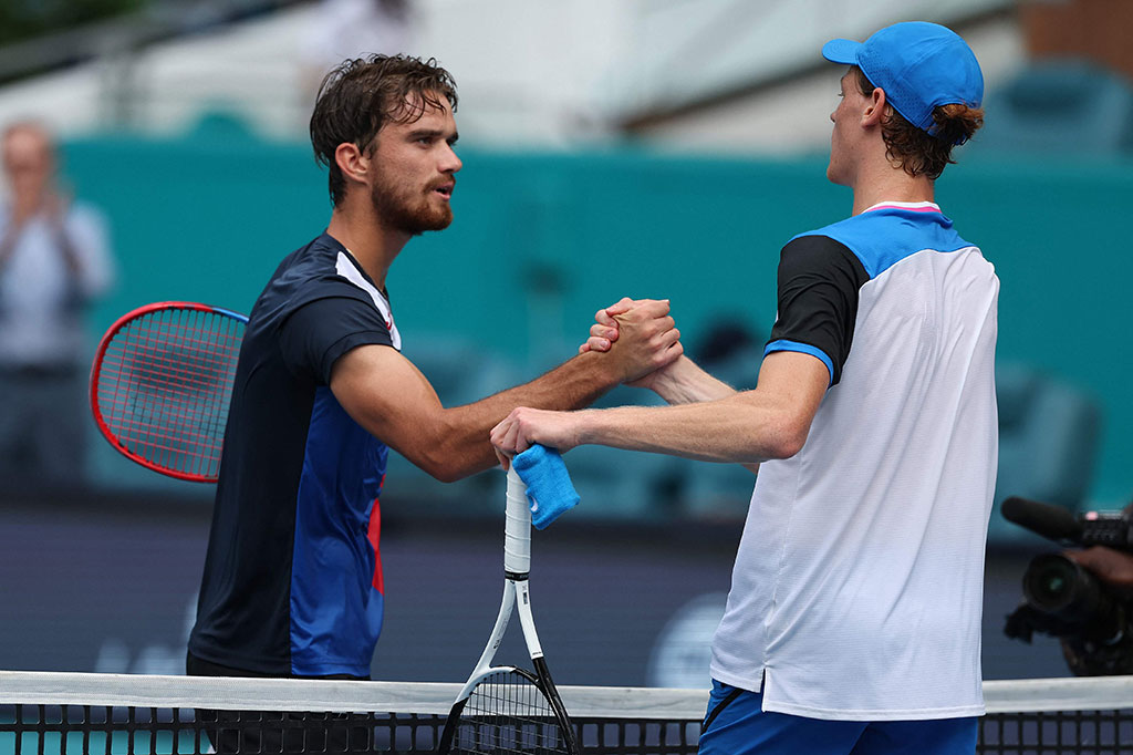 Petenis Italia itu menampilkan permainan yang cemerlang untuk mengalahkan petenis Ceko Tomas Machac dengan skor 6-4, 6-2, setelah mengkonversi empat dari 11 peluang break dalam 91 menit.
