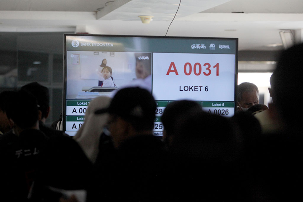 Berdasarkan historis dari kegiatan layanan penukaran rupiah di tahun-tahun sebelumnya, rata-rata 40-50 orang dilayani secara langsung atau go show di tempat layanan penukaran rupiah karena belum mendaftar di Aplikasi Pintar. Namun, masyarakat yang mendaftar di Aplikasi Pintar tetap akan diprioritaskan.