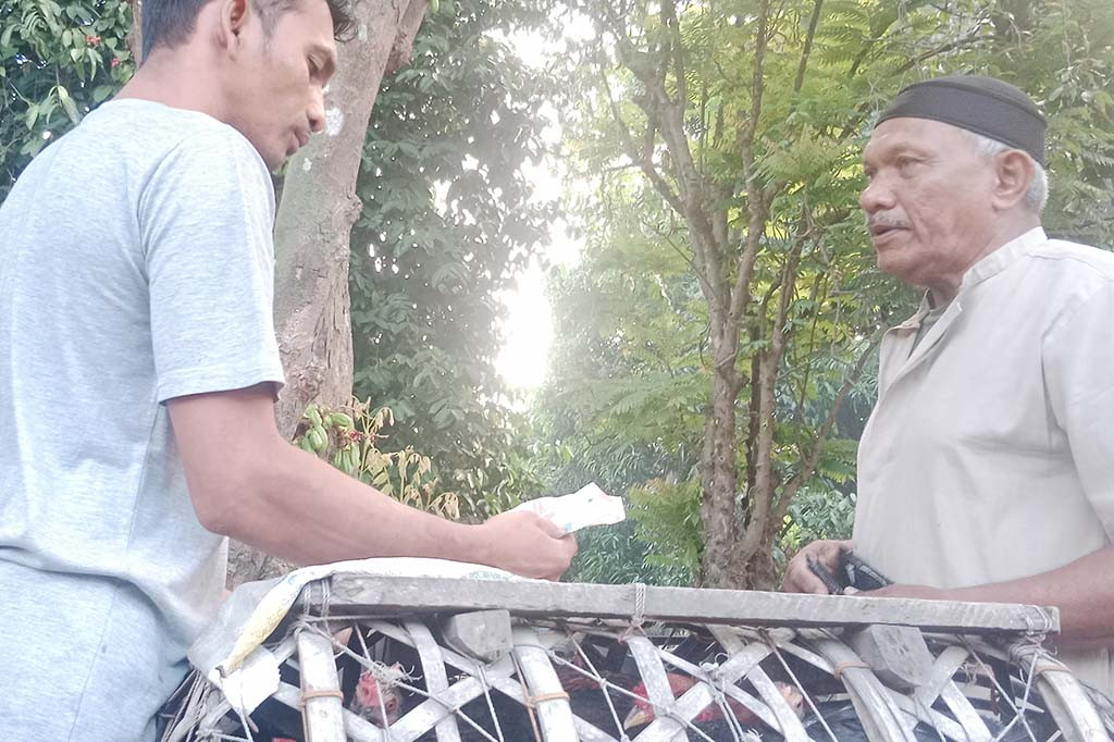 Amatan Media Indonesia, Kamis, 2 Maret 2024 di pasar ayam kampung (ayam lokal) tradisional Keunire, Kecamatan Pidie, Kabupaten Pidie misalnya, kondisinya sangat sepi. Bukan saja sedikit pembeli, tapi kehadiran agen dan penjual ayam keranjang juga menurun.