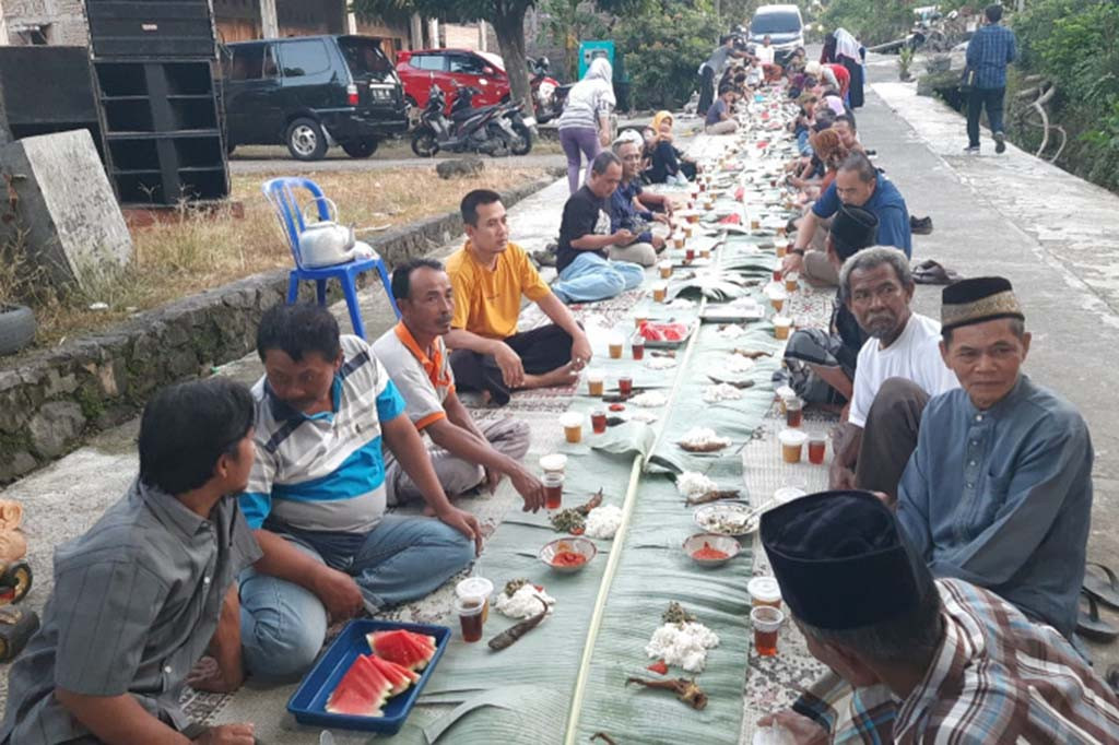 Sanggar Keluarga Wartoyo Langgeng (SKWL) Nusantara memiliki cara unik menggunakan media seni budaya, untuk menarik perhatian umat Islam yang ingin memanfaatkan waktu ngabuburit, menjelang buka puasa Ramadan 1445 H.