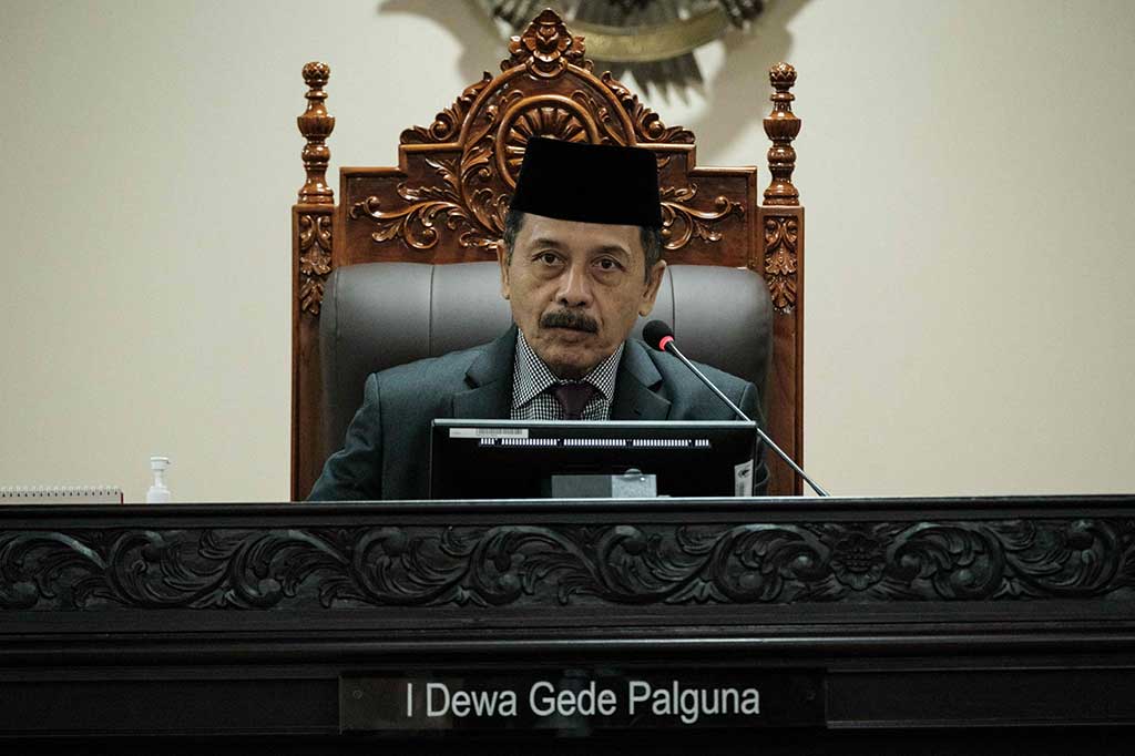 Majelis Kehormatan Mahkamah Konstitusi (MKMK) I Dewa Gede Palguna memimpin sidang Pleno Pengucapan Putusan MKMK di Mahkamah Konstitusi, Jakarta, Kamis, 28 Maret 2024. MKMK memutuskan bahwa Hakim Konstitusi Anwar Usman terbukti melanggar Kode Etik dan Perilaku Hakim Konstitusi.