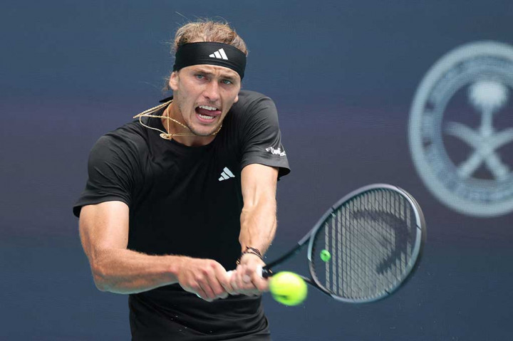 Marozsan terus mendapat tekanan dari Zverev. Ia juga melewatkan beberapa poin penting di akhir set ketika mencetak angka, dan pada akhirnya laju penampilannya di Miami dihentikan dengan servis gim terakhir. Zverev senang mendapat kesempatan kembali ke final.