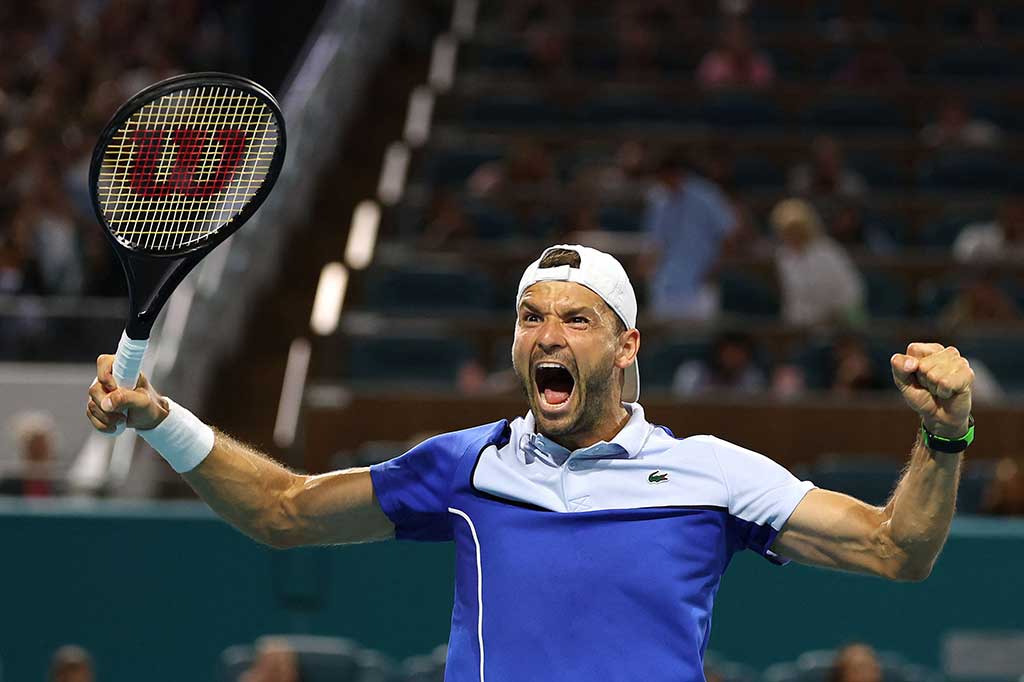 Petenis Spanyol tersebut dikalahkan petenis Bulgaria Grigor Dimitrov dua gim langsung dengan skor 6-2, 6-4.