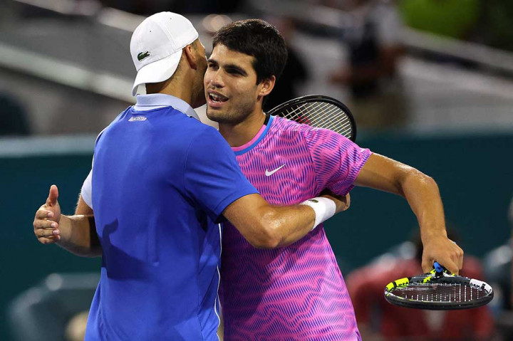 Dimitrov memainkan permainan tenis yang cemerlang dan energik untuk mengalahkan unggulan teratas itu, dan akan menghadapi petenis Jerman Alexander Zverev untuk memperebutkan satu tempat di final.