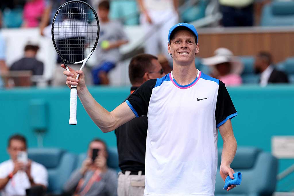 Sinner telah memenangi lima pertandingan berturut-turut melawan Medvedev setelah kalah dalam enam pertemuan pertama mereka -- yang terakhir terjadi di final Miami tahun lalu. 