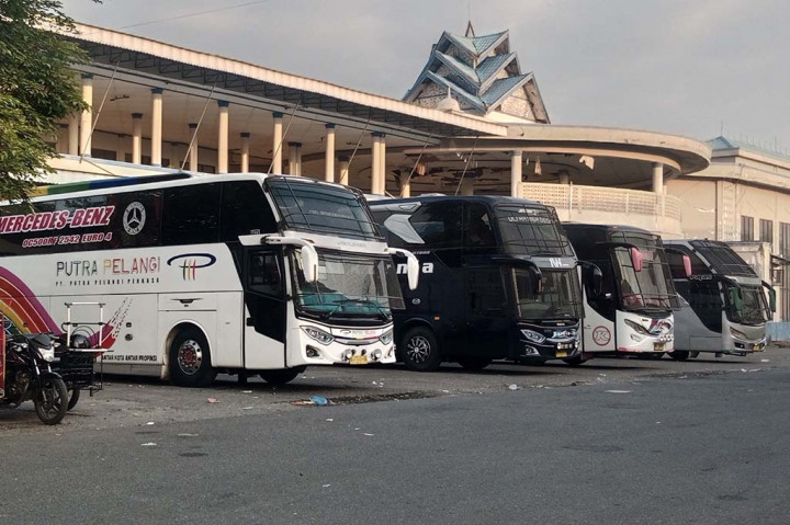 Kondisi serupa juga untuk perantau dari Pulau Jawa, Kalimantan dan Papua yang hendak pulang mudik ke kampung halamannya di bumi berjulukan Serambi Mekkah. Lalu warga luar daerah yang bekerja di Aceh juga belum berangkat mudik ke daerah asalnya.
