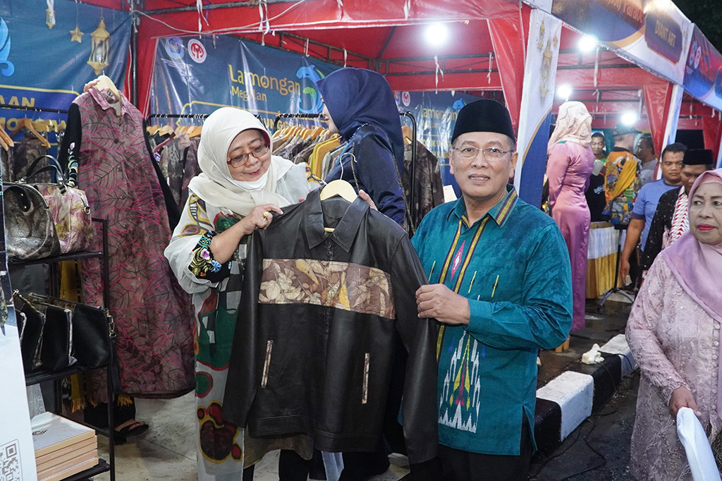 Wakil Bupati Lamongan Abdul Rouf menuturkan kegiatan ini merupakan langkah cerdas untuk mempromosikan menu khas andalan hingga hasil kreatifitas di bidang garmen di Kabupaten Lamongan.