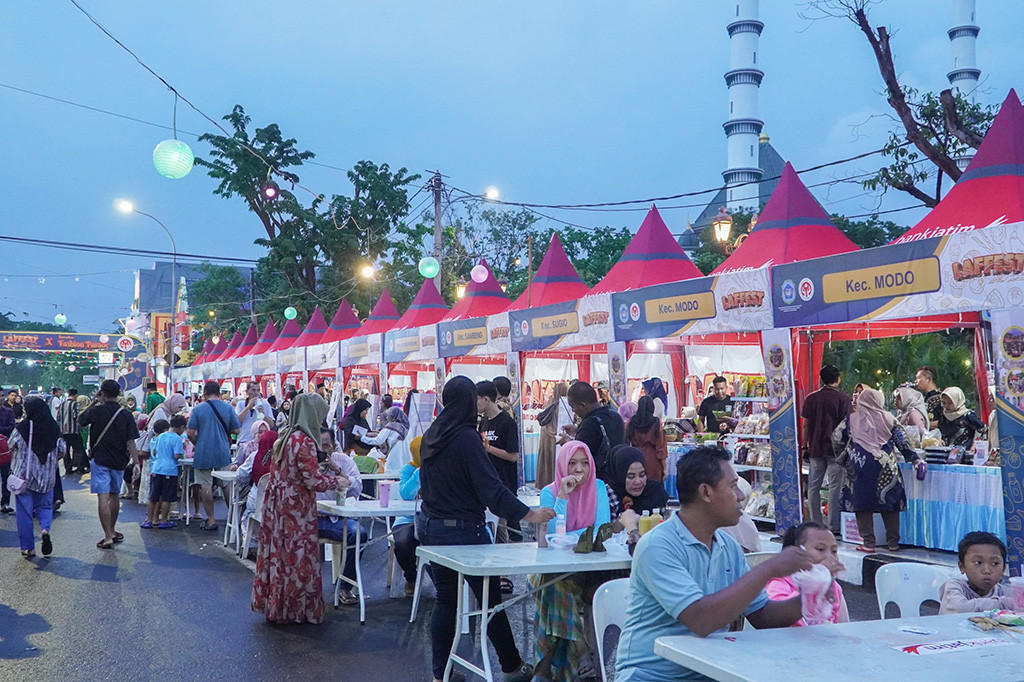 Menurut Pak Bro, kegiatan ini tidak hanya ajang untuk menunjukkan potensi Lamongan, melainkan juga dijadikan sebagai ajang pengembangan diri bagi pelaku kuliner hingga desainer yang ada di Lamongan.