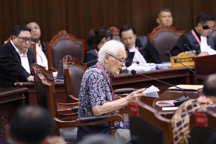 Alasan pengajuan nama Kapolri, karena menurut pihaknya terdapat banyak dugaan pelanggaran yang dilakukan oleh pihak kepolisian.