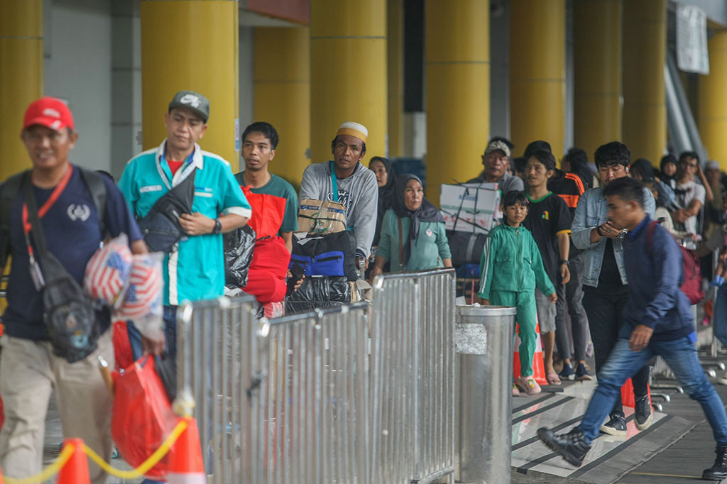 Menurut dia, PT Pelni hanya sebagai operator program Kementerian Perhubungan.