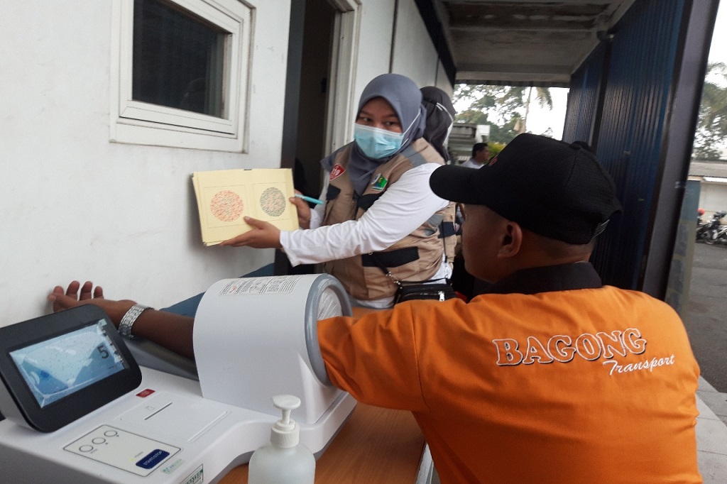 Para sopir di terminal Arjosari, Kota Malang, Jawa Timur, kebanyakan menderita darah tinggi dan diabetes. Hal itu terungkap dari hasil tes kesehatan.