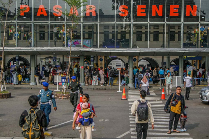 Sebanyak 32 ribu warga telah meninggalkan Jakarta pada H-8 atau 2 April 2024 menggunakan kereta api di wilayah daop 1 Jakarta.