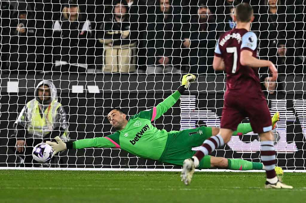 Gol itu membuat Tottenham bermain lebih semangat untuk mencetak gol kedua. Sejumlah peluang tercipta termasuk dari Pedro Porro dan Son Heung-Min, namun belum mampu kembali menaklukkan Fabianski.
