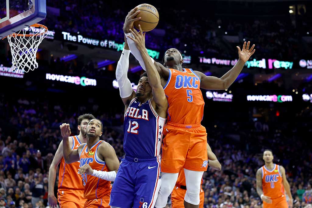 Thunder yang bermain tanpa bintangnya Shai Gilgeous-Alexander dalam tiga laga terakhir, dibantu oleh Luguentz Dort dan Aaron Wiggins yang sama-sama mencetak 15 poin, Isaiah Joe 14 poin, dan Josh Giddey 10 poin.