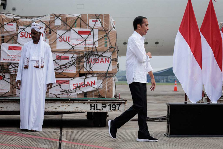 Jokowi menyampaikan bangsa Indonesia turut prihatin atas peristiwa kemanusiaan yang terjadi di Gaza, Palestina, dan konflik internal yang terjadi di Sudan yang menimbulkan banyak korban. Oleh karena itu untuk kesekian kalinya Indonesia kembali mengirimkan bantuan kemanusiaan ke Mesir dan Sudan.