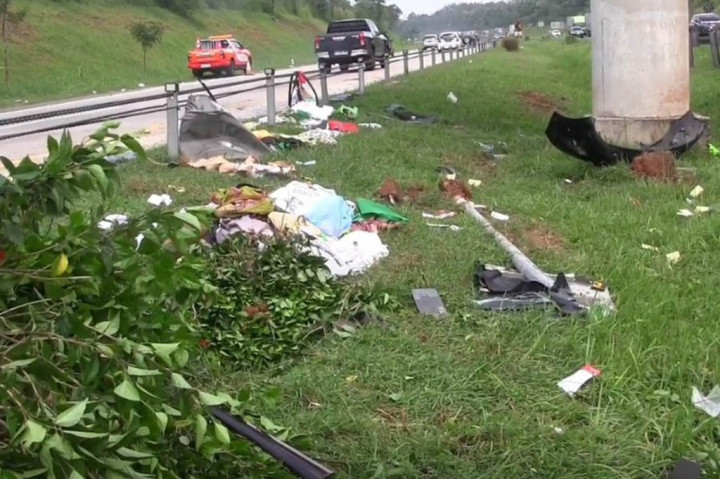 Kecelakaan tunggal terjadi di ruas Tol Cipali, Jawa Barat, Rabu, 3 April 2024. Kecelakaan terjadi diduga sopir mengantuk. Dua orang korban yaitu anggota DPRD Jawa Barat dan anaknya mengalami luka-luka.