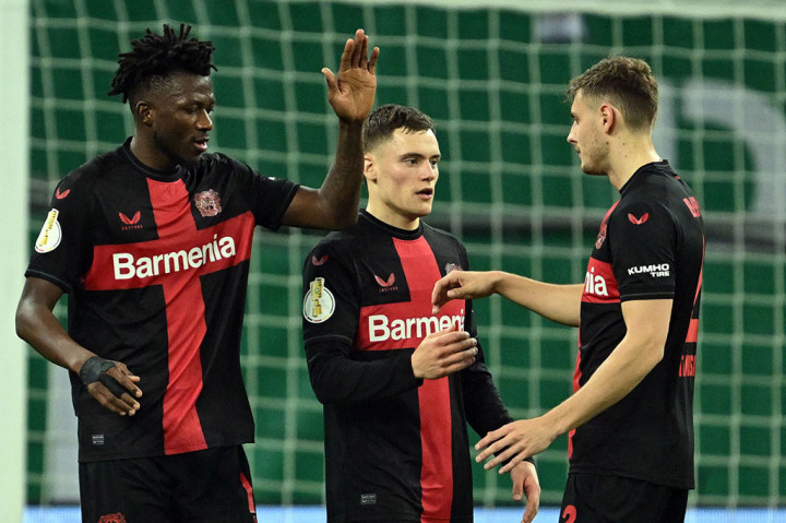 Pada menit ke-36, Dusseldorf makin jauh tertinggal lewat gol ketiga Leverkusen. Florian Wirtz mencatatkan namanya di papan skor usai memanfaatkan kesalahan pemain lawan saat membangun serangan dari lini belakang.